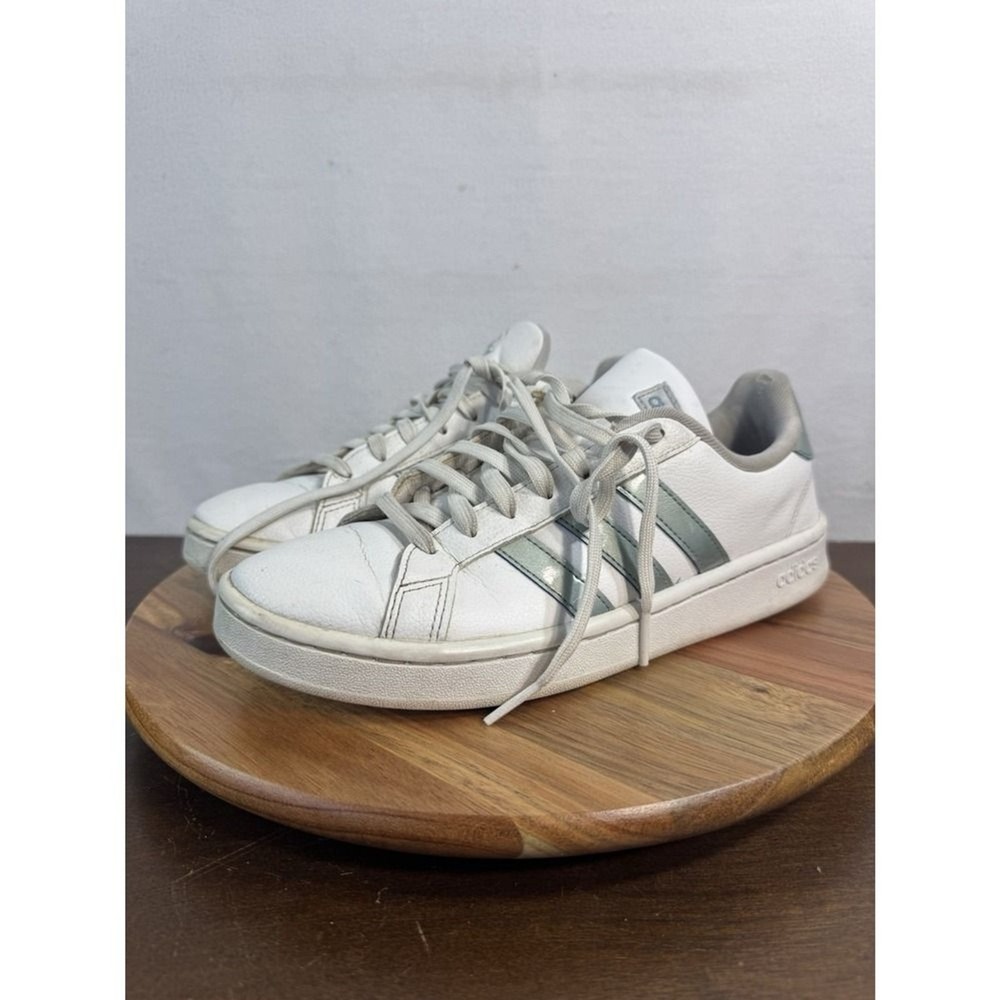 adidas Advantage Women's White Leather Sneakers Size 8.5 Mint Green Stripes